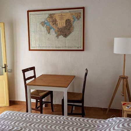 Cala Vinagra House Bed and Breakfast Carloforte  Buitenkant foto