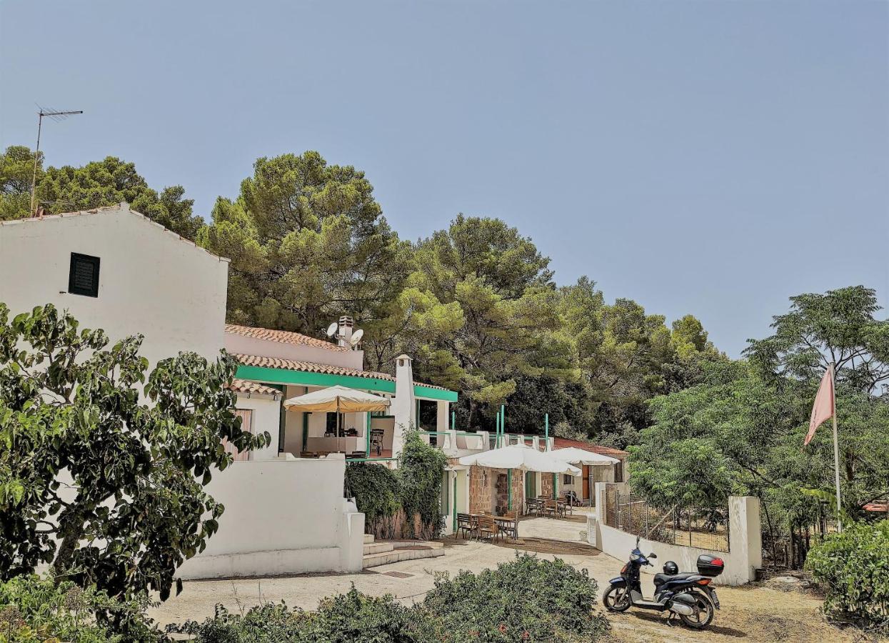 Cala Vinagra House Bed and Breakfast Carloforte  Buitenkant foto