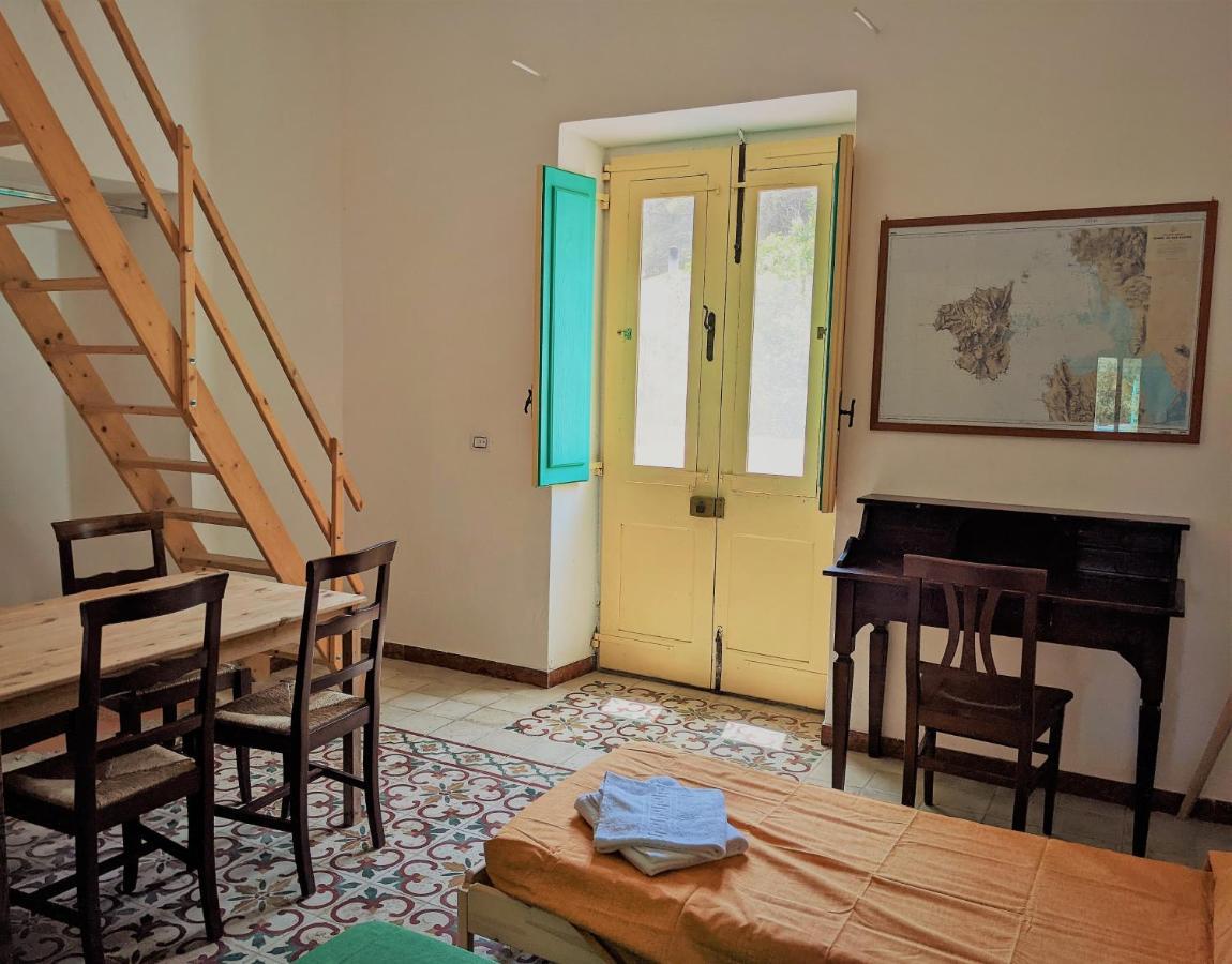 Cala Vinagra House Bed and Breakfast Carloforte  Buitenkant foto