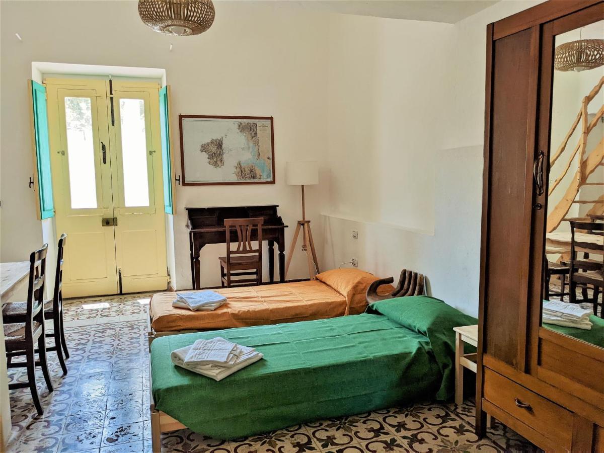 Cala Vinagra House Bed and Breakfast Carloforte  Buitenkant foto