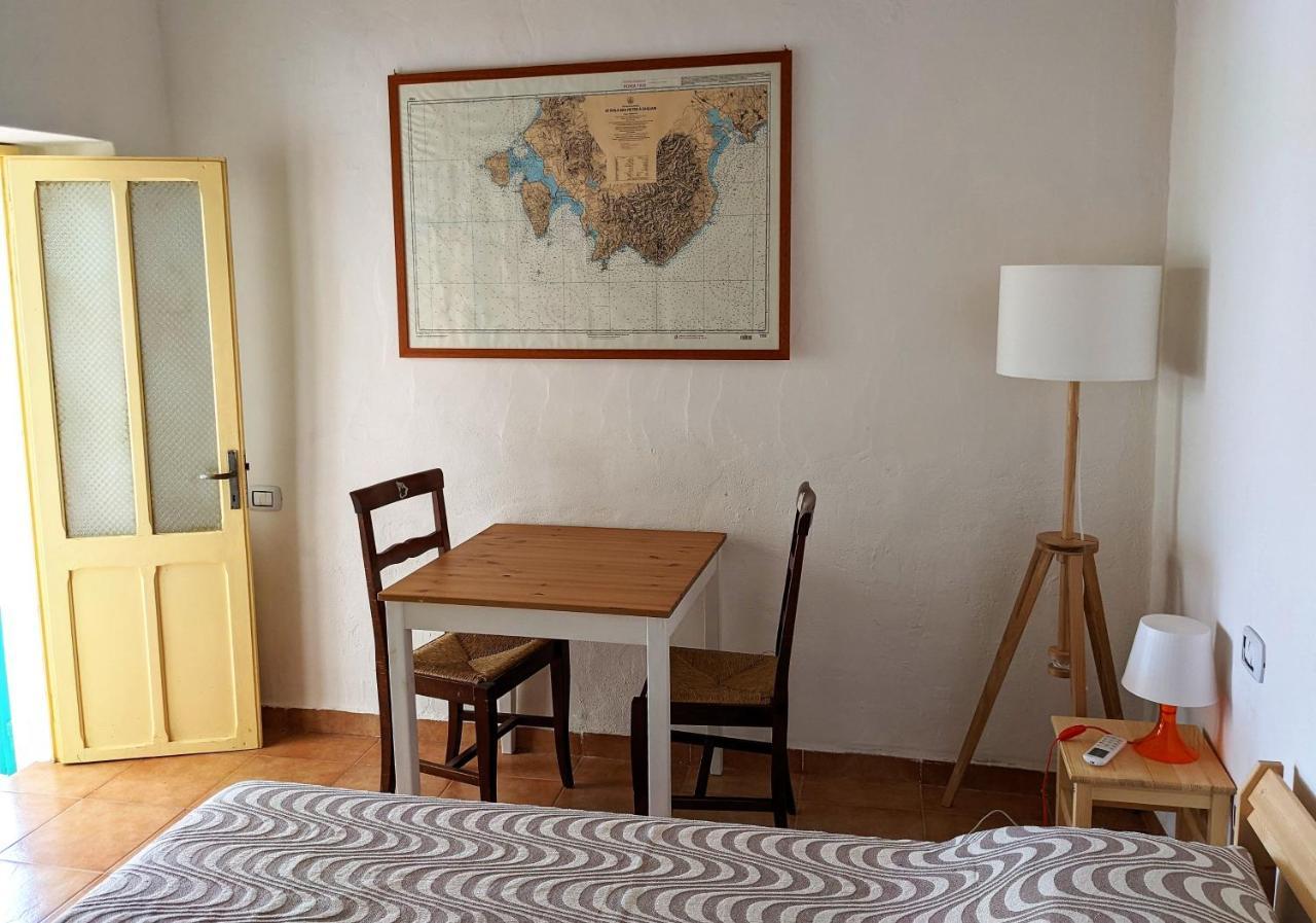 Cala Vinagra House Bed and Breakfast Carloforte  Buitenkant foto