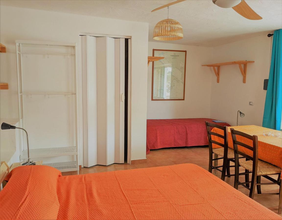 Cala Vinagra House Bed and Breakfast Carloforte  Buitenkant foto