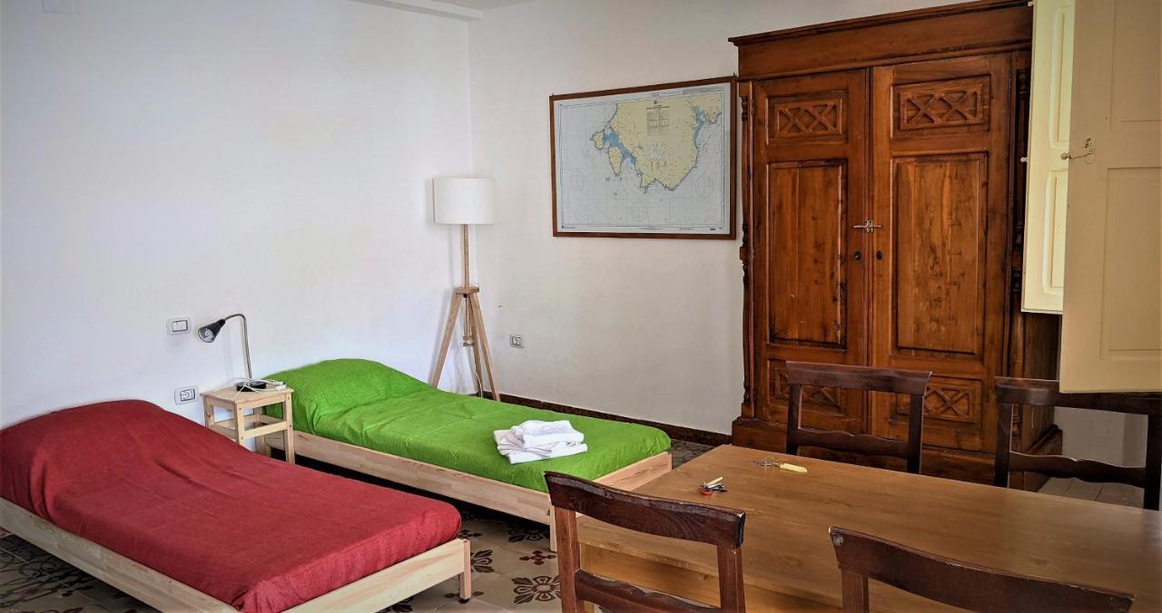 Cala Vinagra House Bed and Breakfast Carloforte  Buitenkant foto