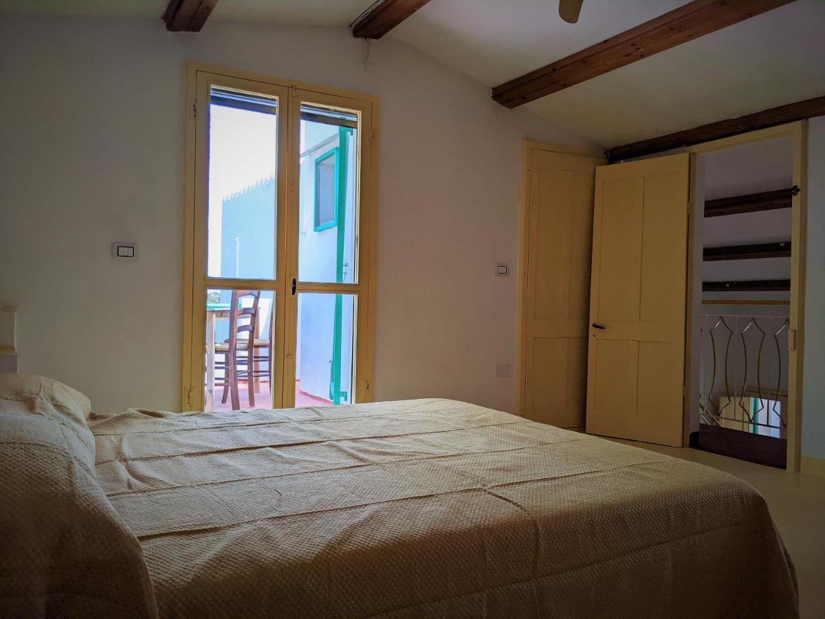 Cala Vinagra House Bed and Breakfast Carloforte  Buitenkant foto