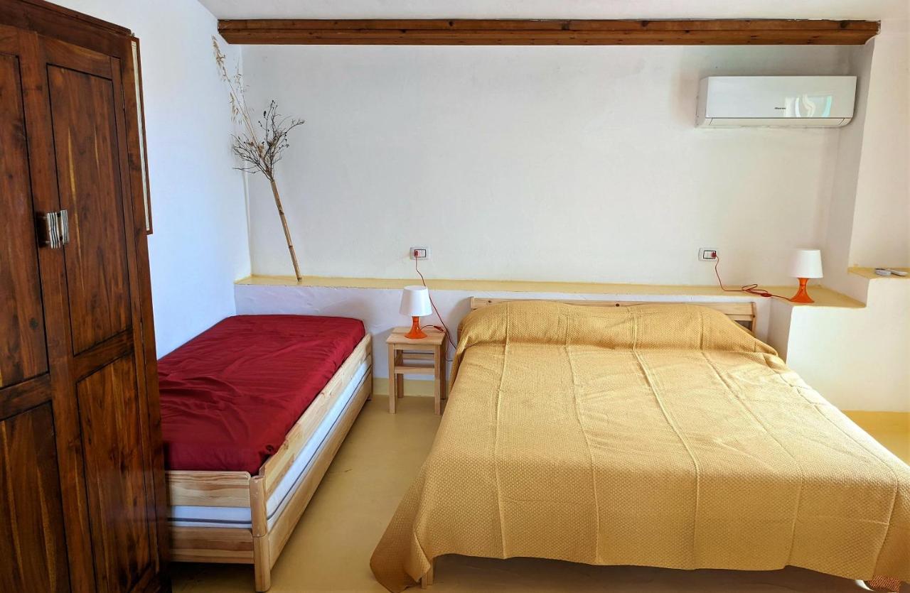 Cala Vinagra House Bed and Breakfast Carloforte  Buitenkant foto